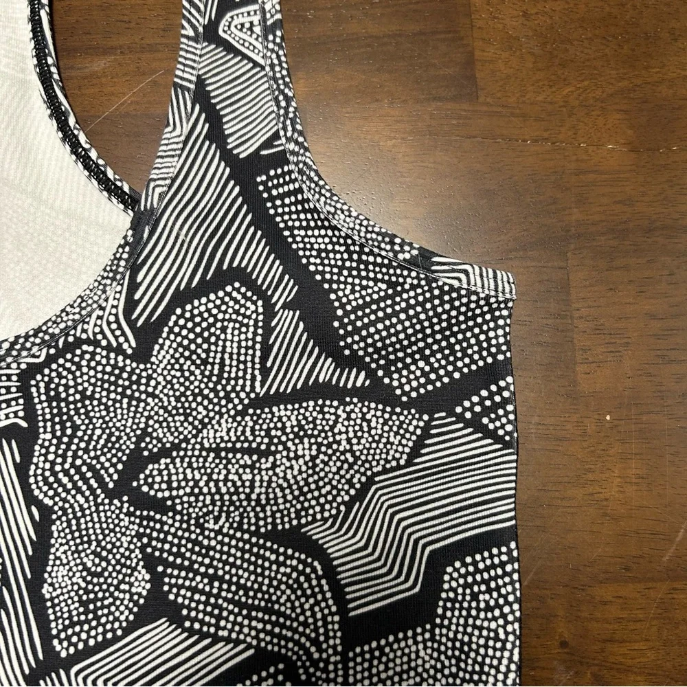 Lululemon Cool Racerback Tank Top Shirt in Dottie Tribe Print White Black Size 4